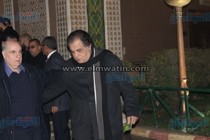 بالصور.. توافد الفنانين على عزاء أحمد راتب بمسجد "الشرطة"