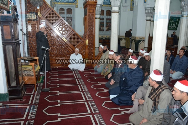 محافظ البحيرة يشهد الاحتفال بالمولد النبوي في مسجد التوبة بدمنهور