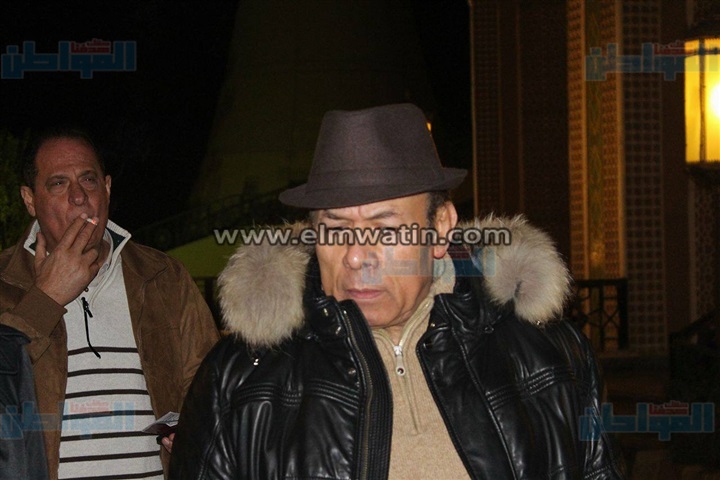 بالصور.. توافد الفنانين على عزاء أحمد راتب بمسجد "الشرطة"