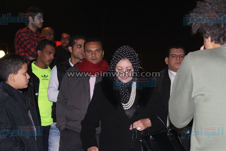 بالصور.. توافد الفنانين على عزاء أحمد راتب بمسجد "الشرطة"