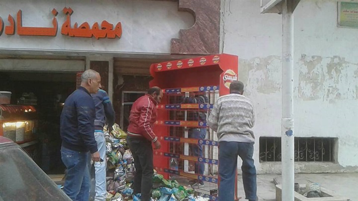 بالصور.. حملة لإزالة الإشغالات بالطرق في الإسكندرية
