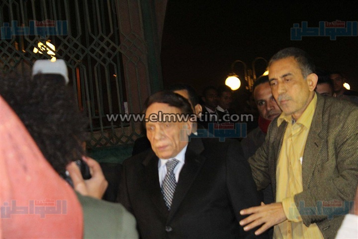 بالصور.. توافد الفنانين على عزاء أحمد راتب بمسجد "الشرطة"