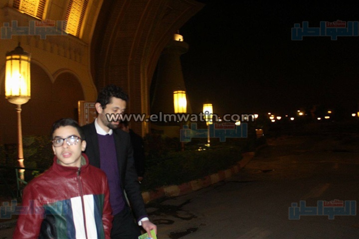 بالصور.. توافد الفنانين على عزاء أحمد راتب بمسجد "الشرطة"