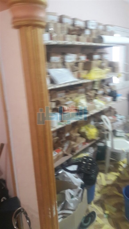 بالصور.. حملة أمنية تداهم منزل لتصنيع الأدوية المجهولة بالدقهلية