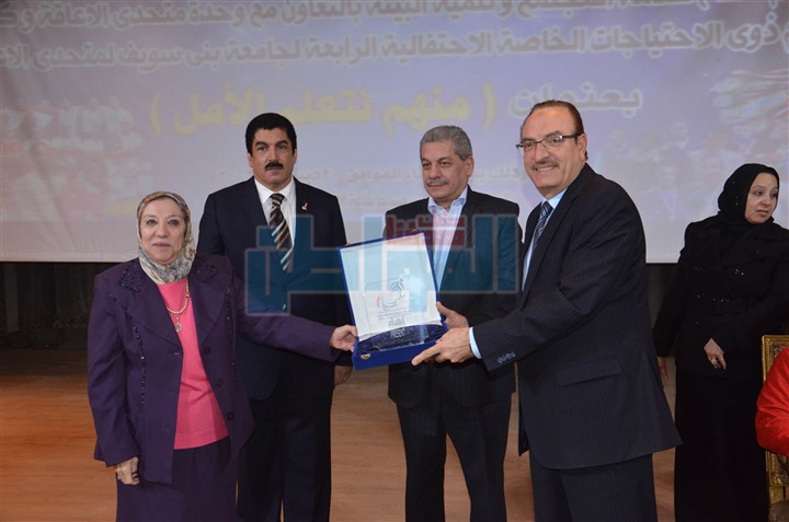 بالصور.. محافظ بني سويف: قاعدة بيانات لتحديد احتياجات ذوي الإعاقة