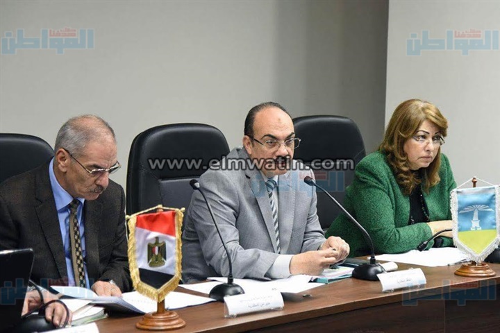 محافظ الإسكندرية يشدد على رؤساء الأحياء بزيادة التواجد في الشارع