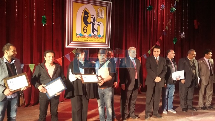 بالصور.. كلية آداب أسيوط تحصد أكثر الجوائز في مهرجان الإبداع المسرحي