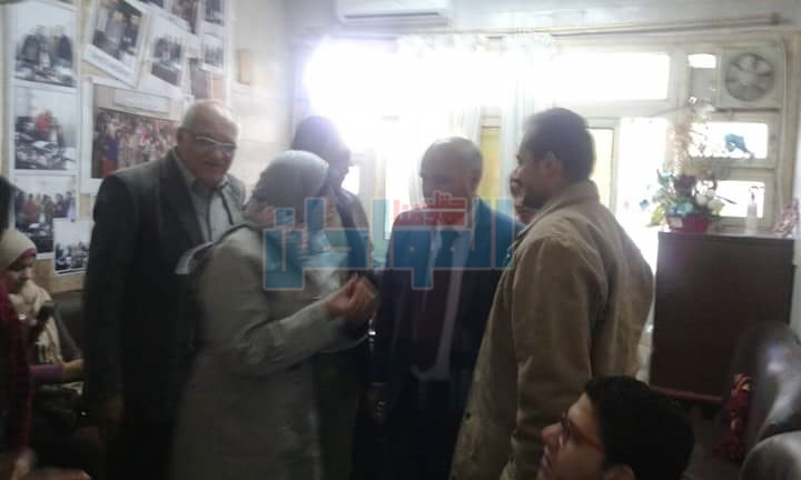 بالصور.. وكيل وزارة الصحة ببني سويف يعقد اجتماع طارئ بإدارة الصيدلة