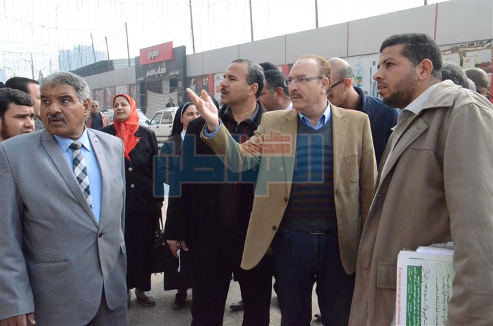 بالصور.. محافظ بني سويف يوجه بمراجعة وضع اللوحات الإعلانية بالشوارع والميادين
