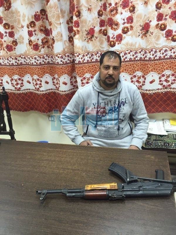 بالصور.. ضبط أسلحة نارية بحوزة 10 عاطلين بالغربية