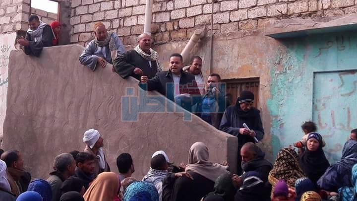بالصور.. تسليم كارت الفيزا الخاص بمعاش تكافل وكرامة ببني سويف