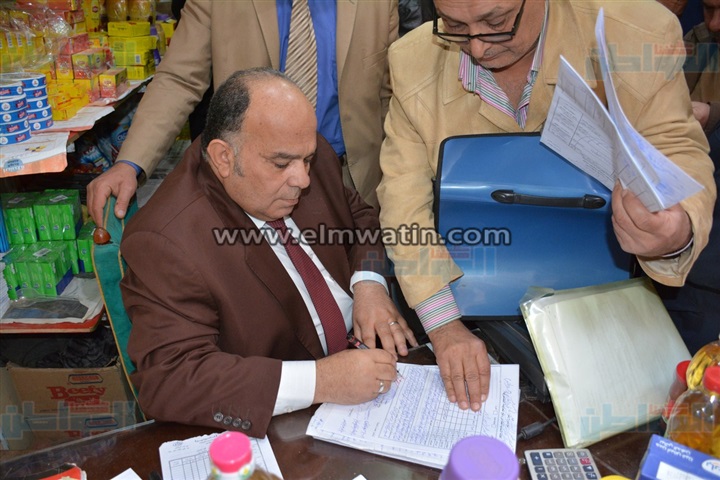 بالفيديو والصور.. جولة ليلية لمحافظ الدقهلية على المنافذ فى بلقاس 