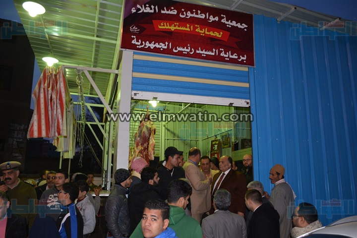 بالفيديو والصور.. جولة ليلية لمحافظ الدقهلية على المنافذ فى بلقاس 