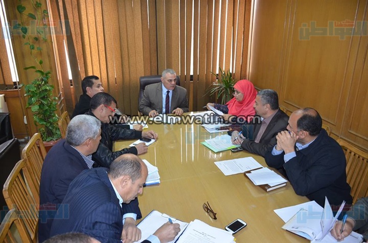 بالصور.. سكرتير عام "الإسماعيلية" يؤكد على سرعة تسليم الوحدات السكنية لحاجزيها