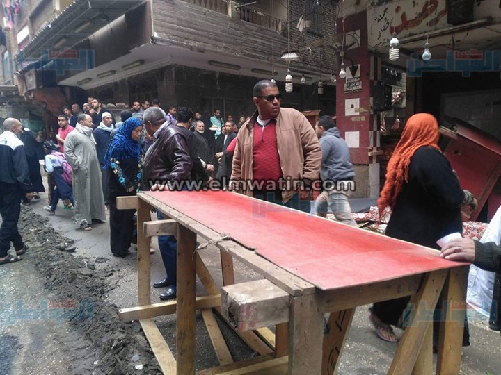 بالصور.. حملة لإزالة الإشغالات والتجريد بحي شمال الجيزة