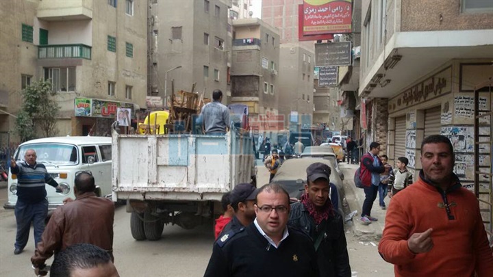 بالصور.. حملة إشغالات لغلق الكافيهات والمحلات الغير مرخصة بفيصل 