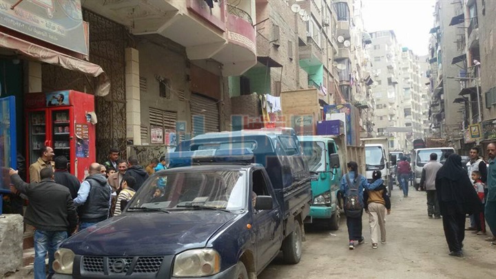 بالصور.. حملة إشغالات لغلق الكافيهات والمحلات الغير مرخصة بفيصل 