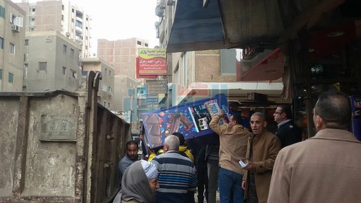 بالصور.. حملة إشغالات لغلق الكافيهات والمحلات الغير مرخصة بفيصل 