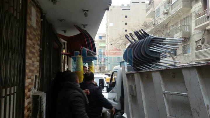 بالصور.. حملة إشغالات لغلق الكافيهات والمحلات الغير مرخصة بفيصل 