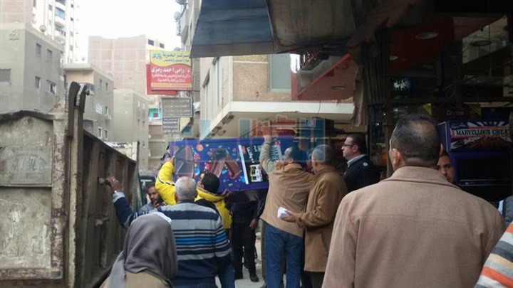 بالصور.. حملة إشغالات لغلق الكافيهات والمحلات الغير مرخصة بفيصل 