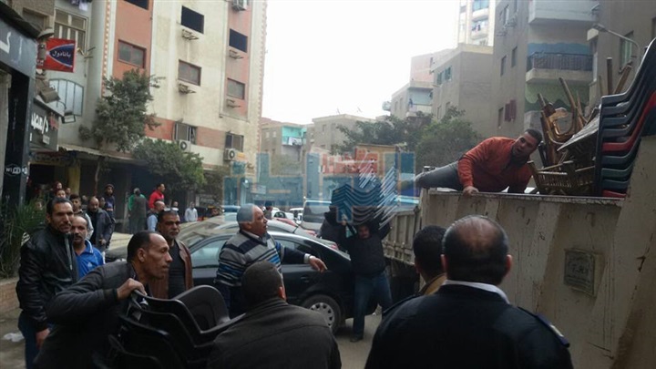 بالصور.. حملة إشغالات لغلق الكافيهات والمحلات الغير مرخصة بفيصل 