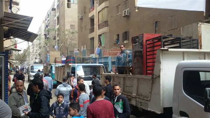 بالصور.. حملة إشغالات لغلق الكافيهات والمحلات الغير مرخصة بفيصل 