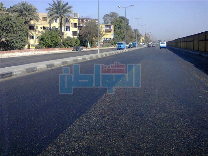 بالصور.. حملة مكبرة لإزالة الإشغالات بحي الساحل