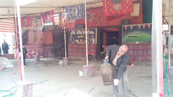 بالصور.. رئيس حي السلام أول يشن حملة إشغالات مكبرة على شوارع المدينة