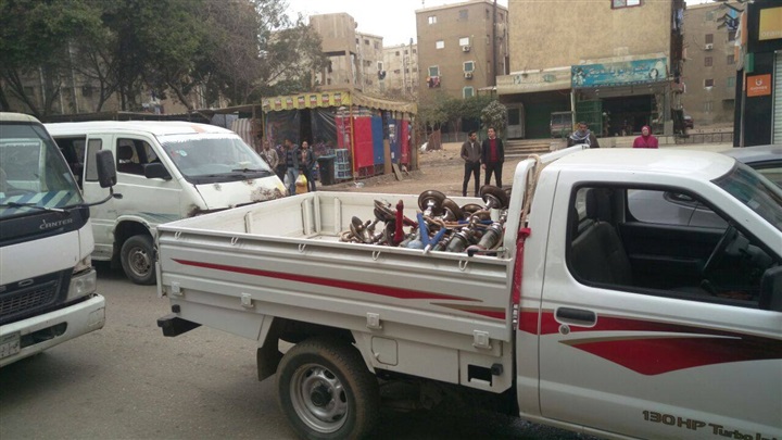 بالصور.. رئيس حي السلام أول يشن حملة إشغالات مكبرة على شوارع المدينة