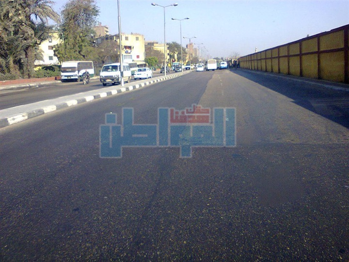 بالصور.. حملة مكبرة لإزالة الإشغالات بحي الساحل