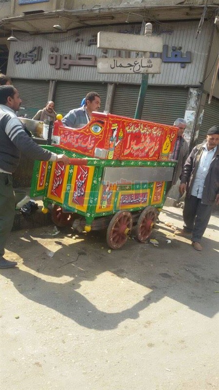 بالصور.. حملة مكبرة لإزالة الإشغالات بحي الساحل