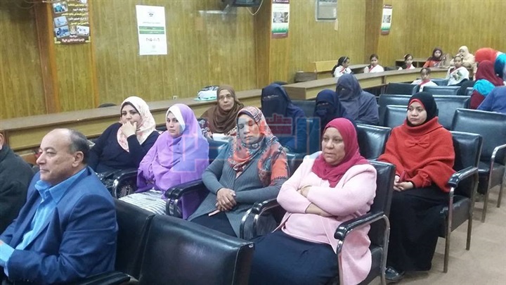 بالصور.. إدارة تعليم الخارجة تنظم مسابقة البرلمان والإذاعة المدرسية