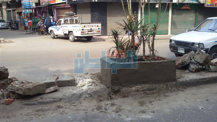 بالصور.. حملة مكبرة لإزالة الإشغالات بحي الساحل