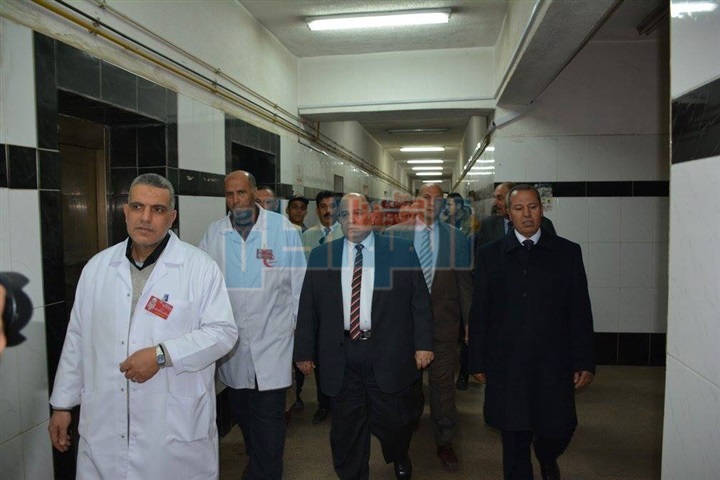 بالصور.. محافظ الدقهلية يحيل ١٢٣ عاملًا بمستشفى السنبلاوين للتحقيق
