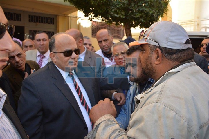 بالصور.. محافظ الدقهلية يحيل ١٢٣ عاملًا بمستشفى السنبلاوين للتحقيق
