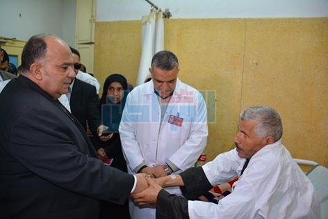 بالصور.. محافظ الدقهلية يحيل ١٢٣ عاملًا بمستشفى السنبلاوين للتحقيق