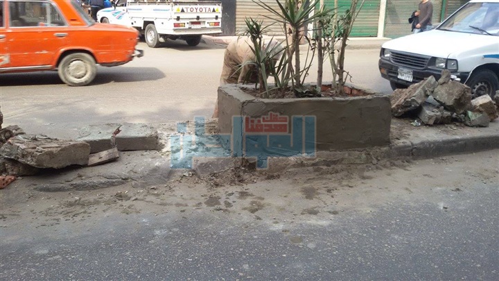 بالصور.. حملة مكبرة لإزالة الإشغالات بحي الساحل