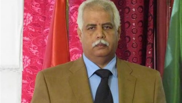 مطالبات بإقالة مدير