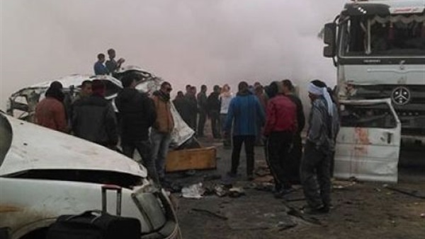 مصرع شخص وإصابة 13