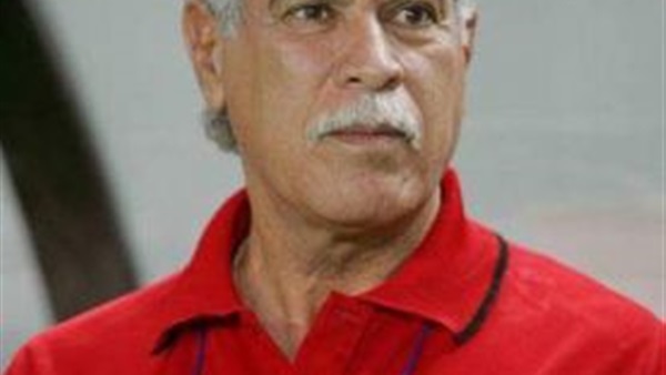 حسن شحاته مرشح لتدريب