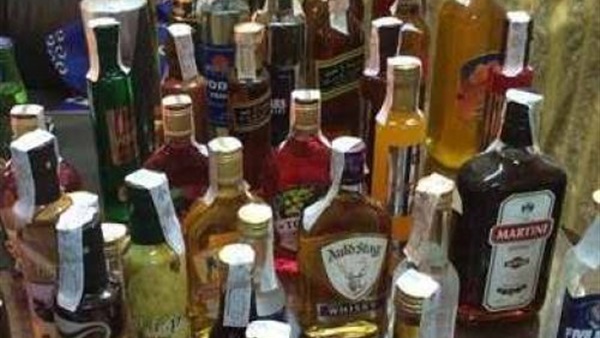 ضبط 25 زجاجة خمورداخل