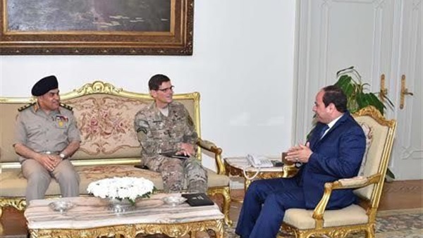 السيسي يبحث تعزيز