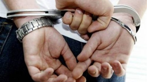 ضبط 5 عاطلين وسائق