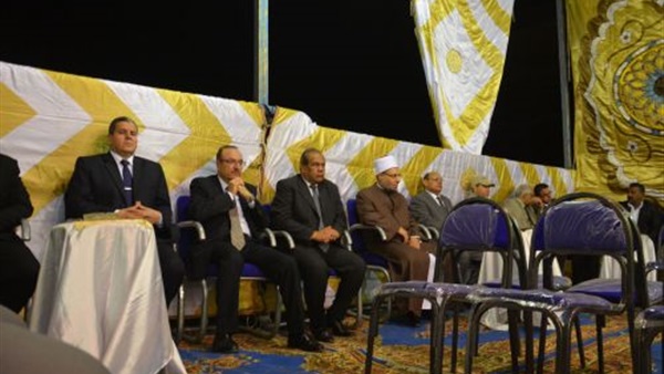 محافظ بني سويف ومدير