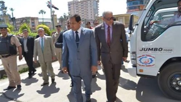 محافظ الغربية يتفقد