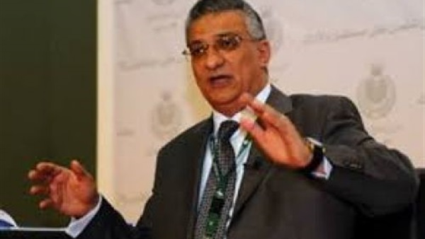 ذكى بدر يحيل مسئولى