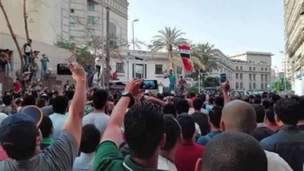 شاهد.. مسيرة بشامبليون