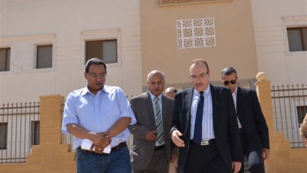 محافظ بني سويف يتفقد