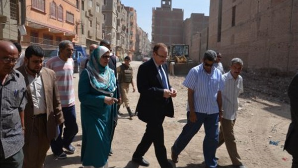 محافظ بني سويف يتابع