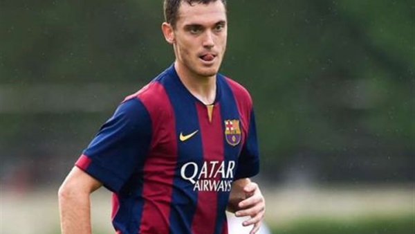 مدافع برشلونة يشعل